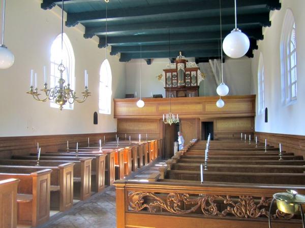 Nieuw Scheemda int richting orgel